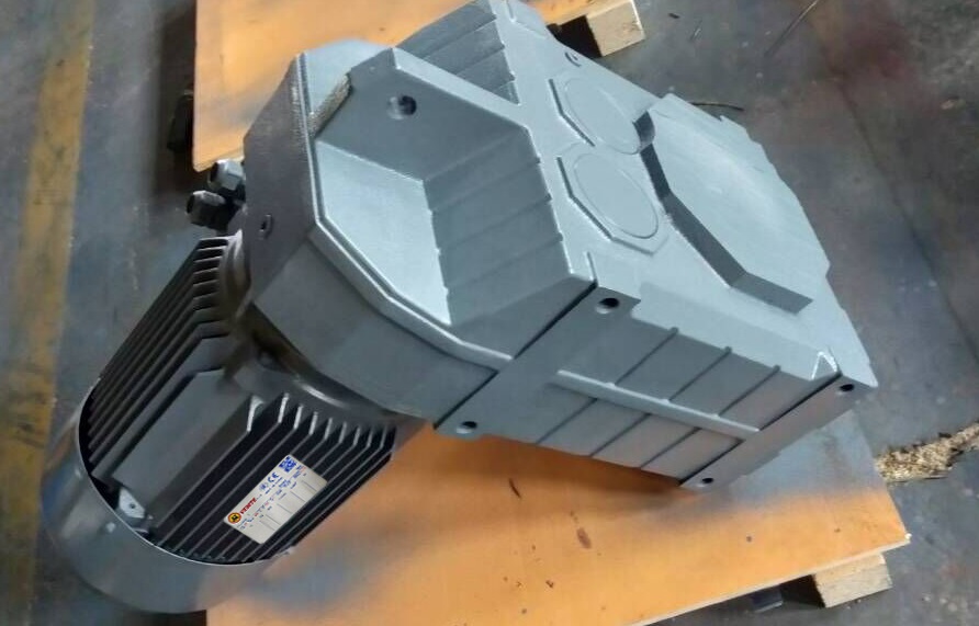 輸送帶減速機(jī)，5.5KW減速機(jī),5.5KW齒輪減速電機(jī),60轉(zhuǎn)減速機(jī)